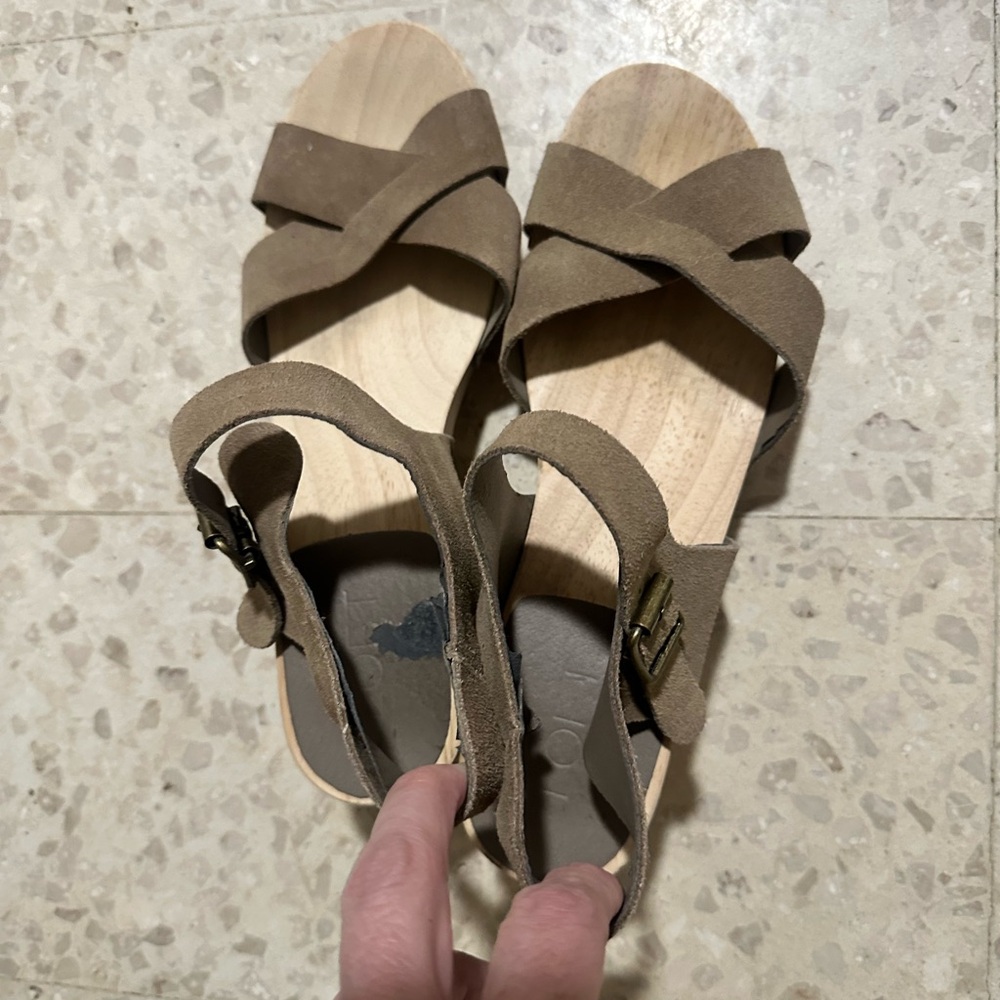Brown wooden Strappy Sandals- LOFT size 10